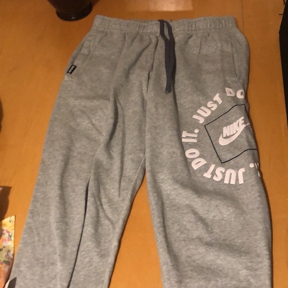 Nike Sweat pants women’s - Picture 7 of 9